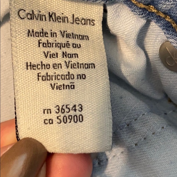 Calvin Klein Bermuda Shorts - Picture 8 of 8